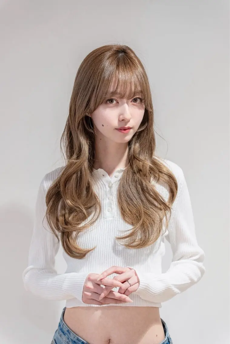ロング カット ヘアカラー 透明感ブラウン｜ レイヤー｜小寺 葵のヘアスタイル
