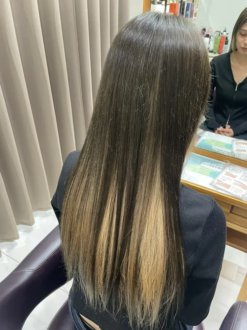 ロング カラー インナーカラー GRANDEUR natsukiのヘアスタイル