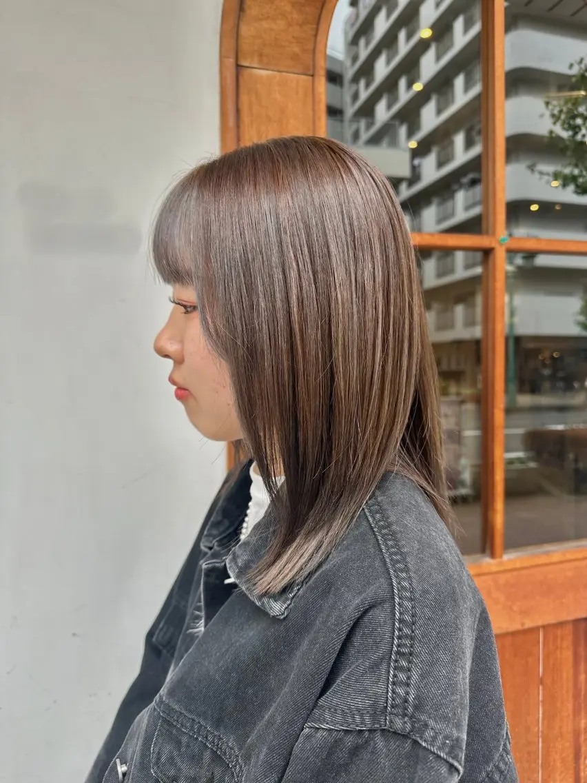 ミディアム カラー アッシュ ベージュカラー ブリーチ 透明感カラー ダブルカラー ヘアカラー Nao 【EIGHT札幌】のヘアスタイル
