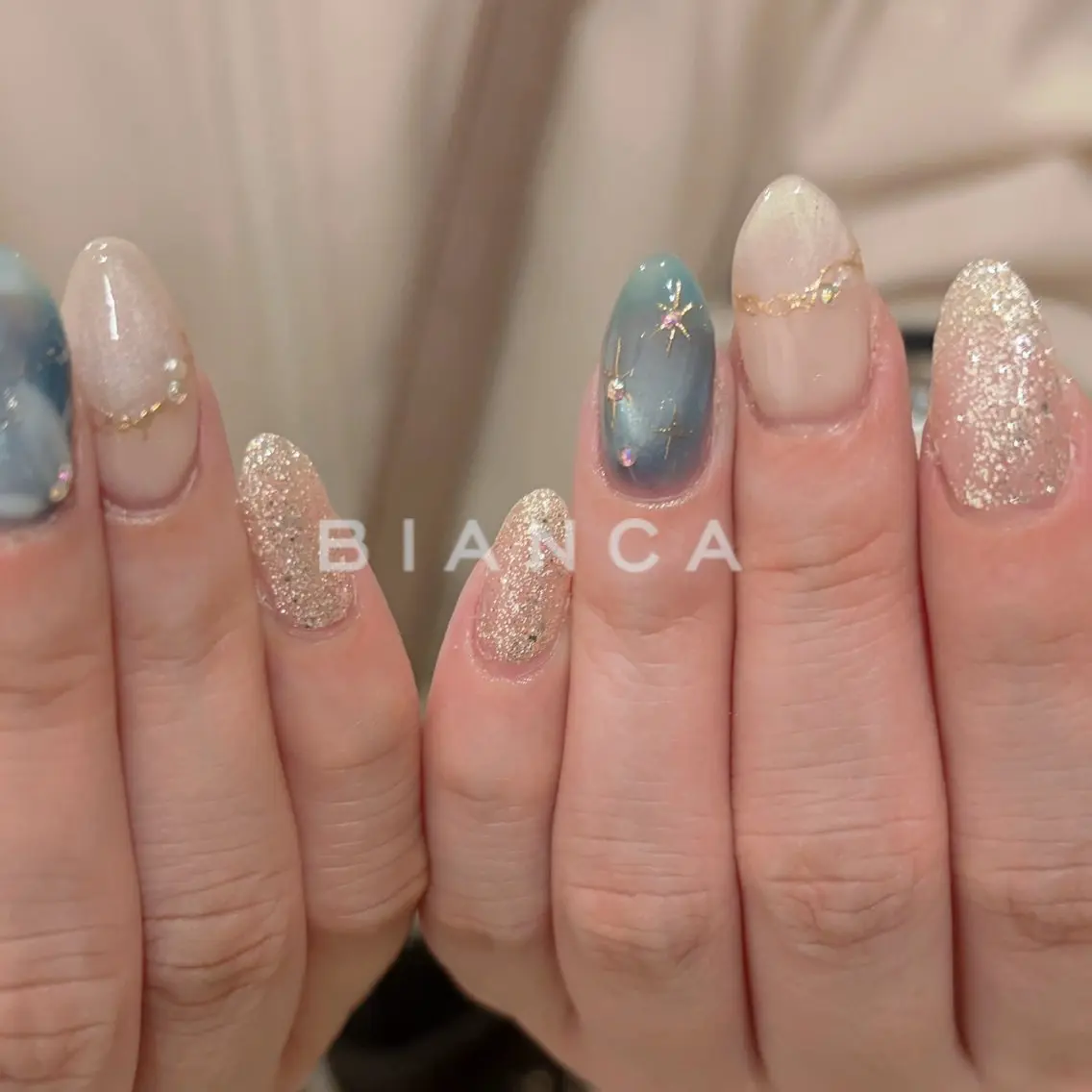 ネイル アートネイル ブルー キラキラネイル マグネットネイル ミラーネイル ハンドネイル Bianca名駅店 あゆのネイルデザイン