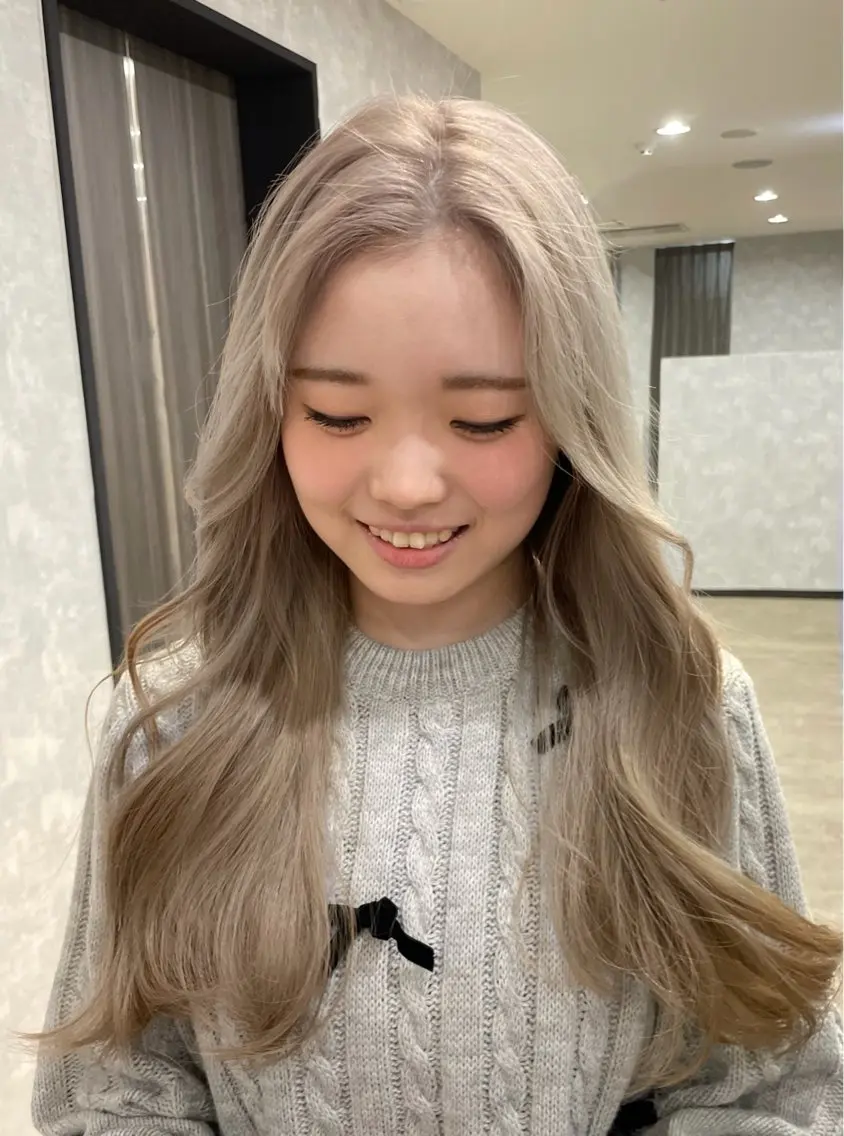 ロング カット ヘアカラー トリートメント 🌐NATSUMI 🌐【寒色カラー】のヘアスタイル