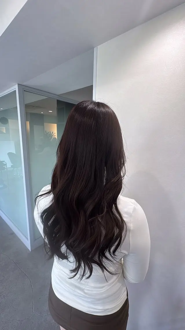 ロング カラー ブリーチ ブラウンカラー ヘアカラー トリートメント sweep 綾奈のヘアスタイル