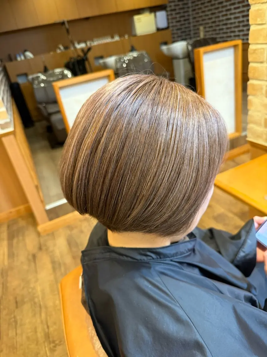 ショート ヘアカラー 亀井 啓汰のヘアスタイル