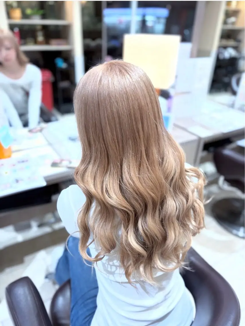 ロング カラー ブリーチ りん ♡⸝⸝ うる艶カラー✧︎*。のヘアスタイル