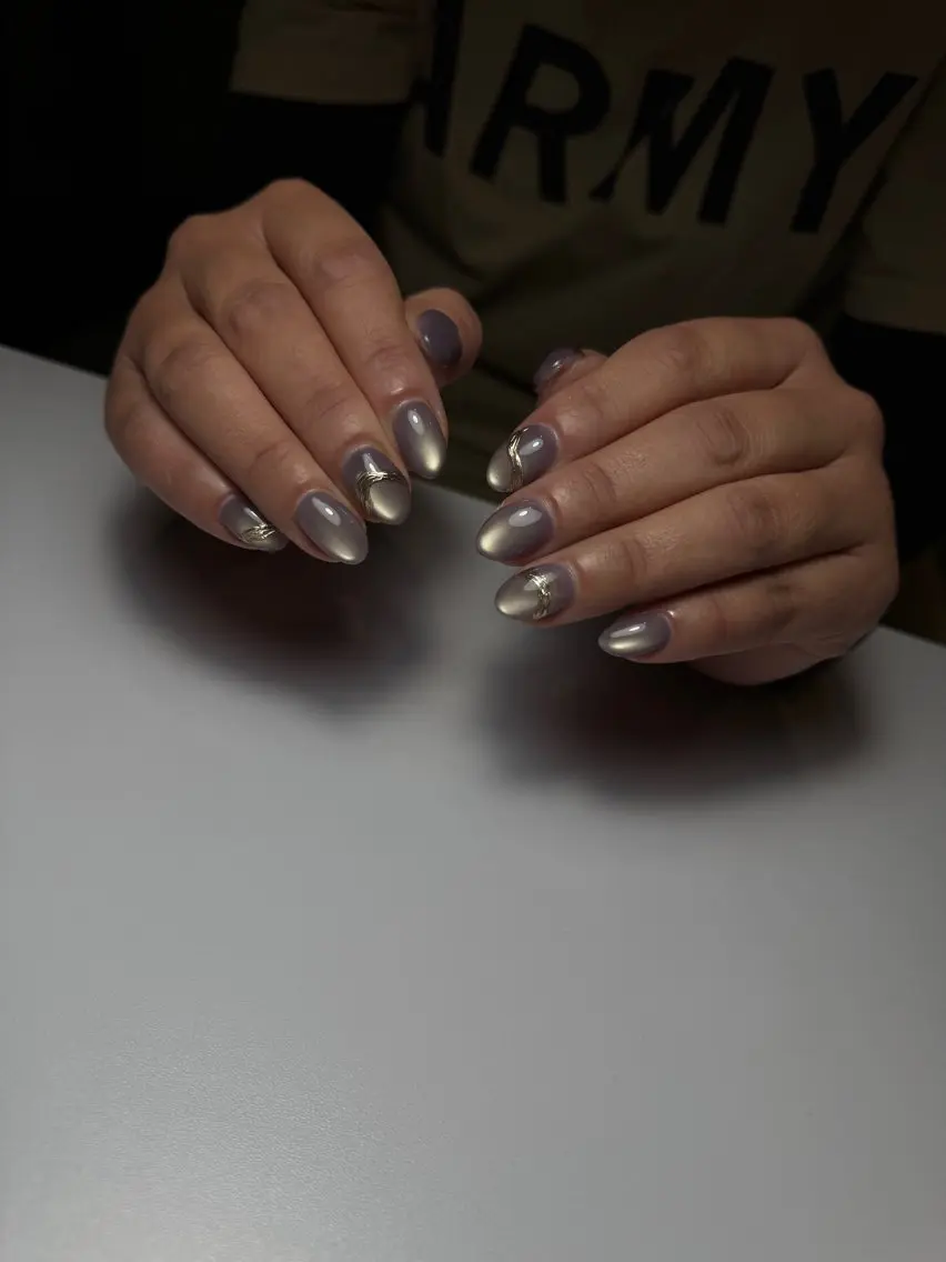 ネイル マグネットネイル ミラーネイル plum nailのネイルデザイン