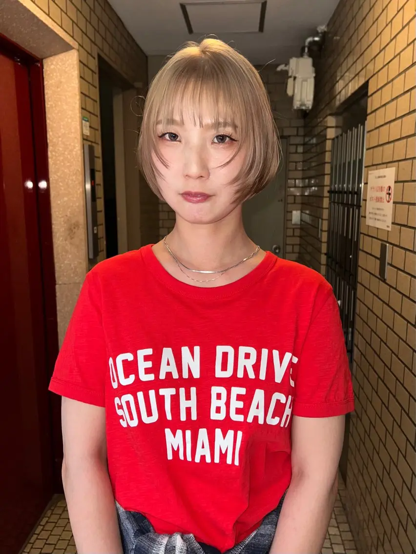 ショート カット ヘアカラー トリートメント 室屋 鈴音のヘアスタイル