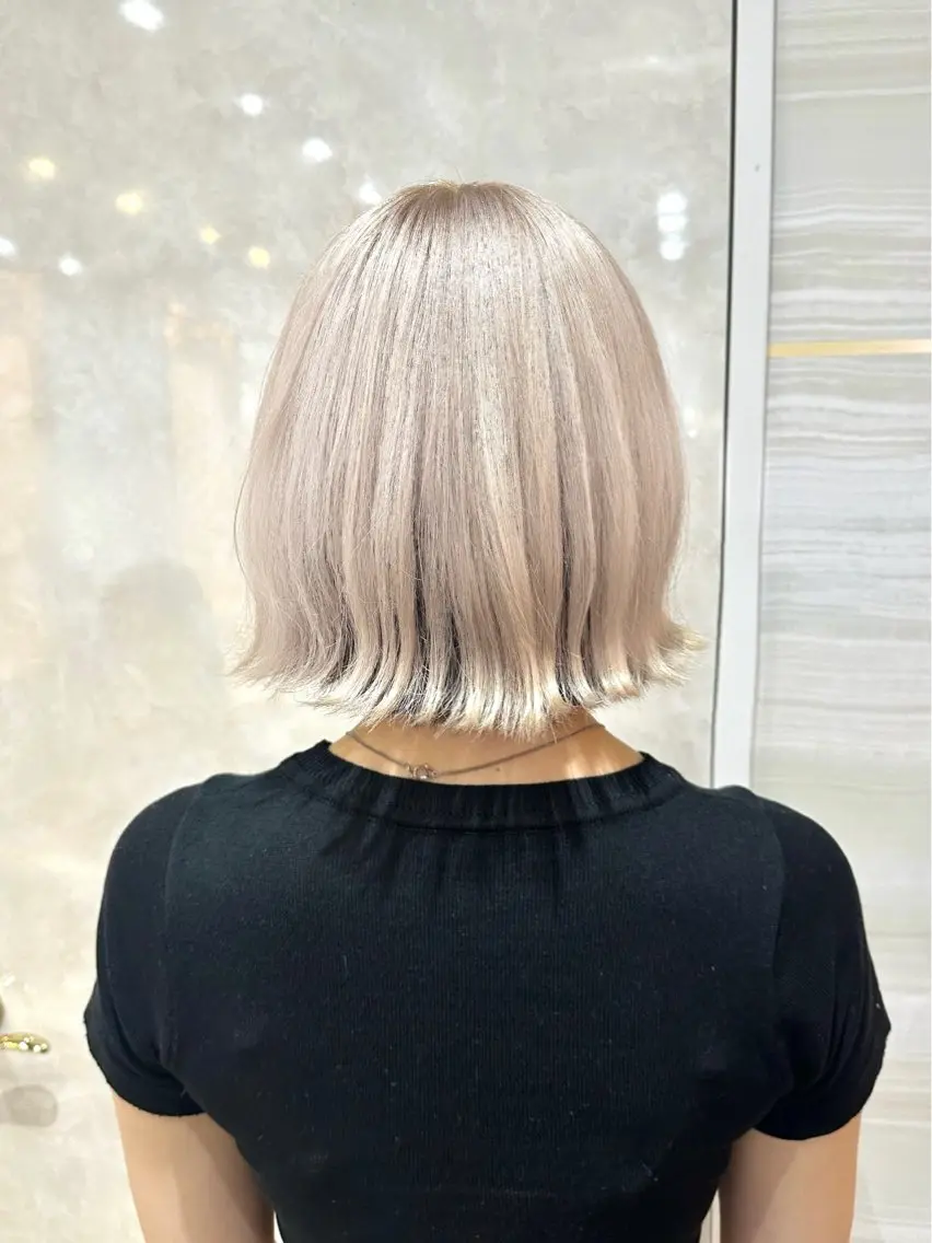 ミディアム カラー パーマ ヘアアレンジ メンズ メンズブリーチ 黒髪 ブリーチ トリートメント ヘアカラー トリートメント 🌱巴結生🌿グレー ジュ☁️ミルクティーのヘアスタイル