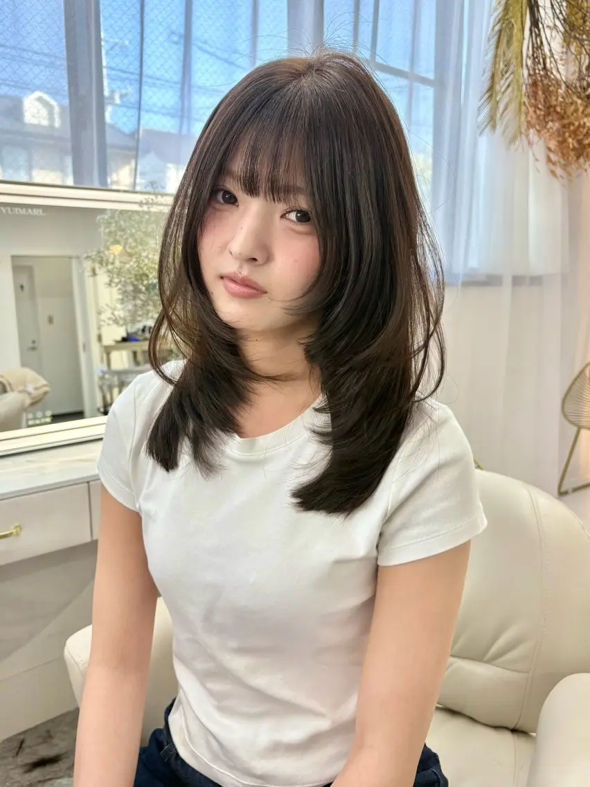 ミディアム カラー 透明感カラー レイヤーカット カット ヘアカラー YUIMARL / 𝐂𝐇𝐈𝐊𝐀のヘアスタイル
