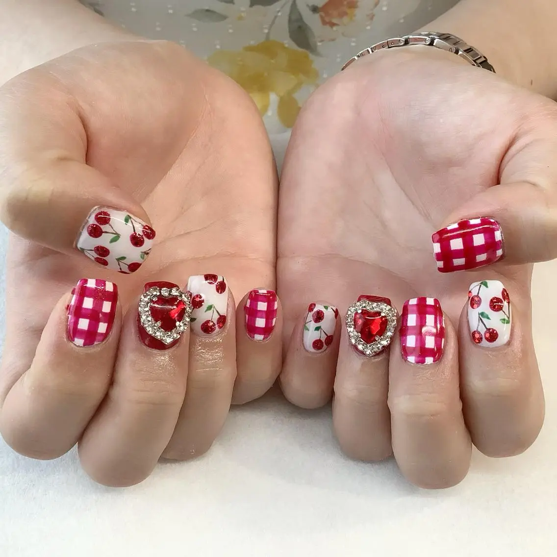 ネイル ハンドネイル 💎🐰 saki. m 🐰💎のネイルデザイン
