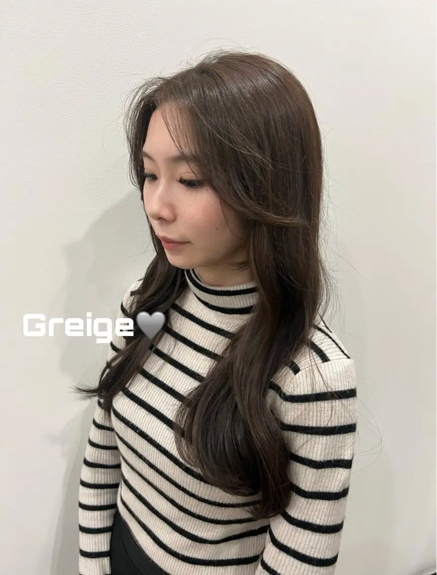 ロング オグニ ヒマリのヘアスタイル