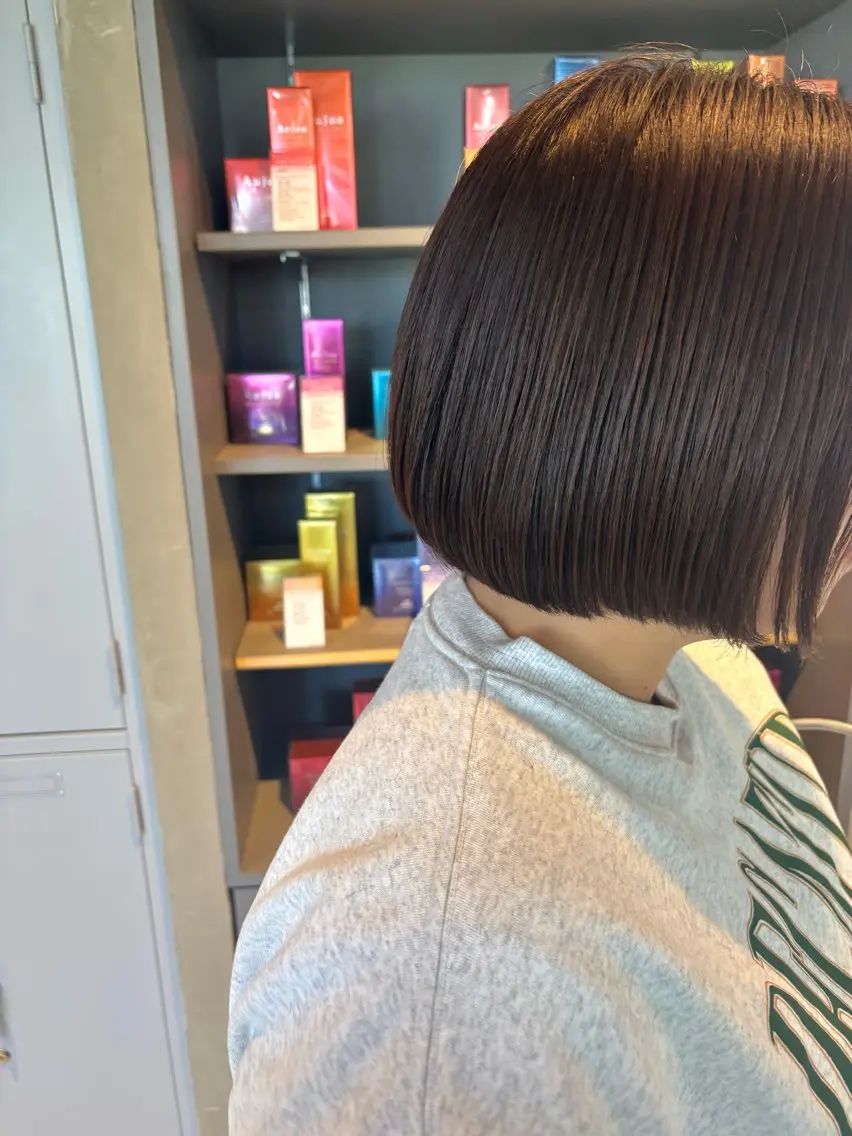 ショート カット ヘアカラー 伊藤 優花のヘアスタイル
