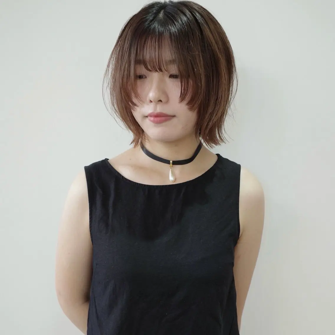 ショート カラー パーマ 透明感カラー 顔まわりレイヤー 顔周りカット ハッシュカット レイヤーカット カット トリートメント nonoka オリーブ/レイヤーのヘアスタイル