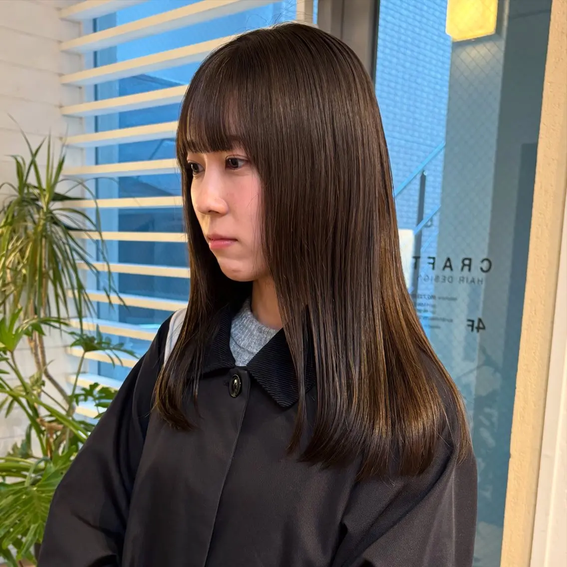 セミロング カラー イルミナカラー mina / 透明感ベージュカラーのヘアスタイル