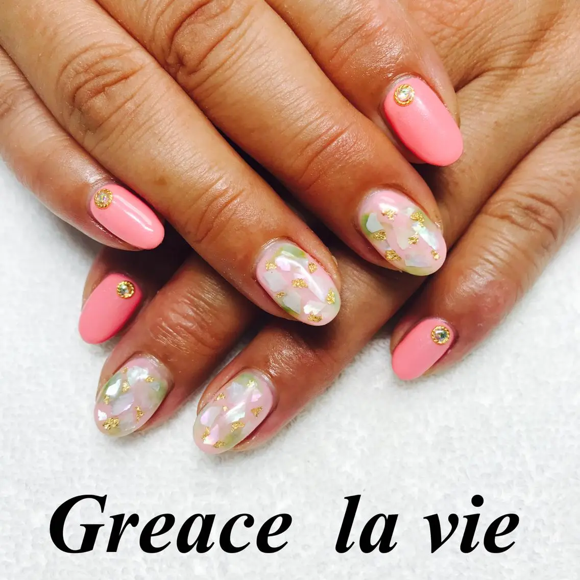 ミディアム カラー パーマ ヘアアレンジ キッズ ネイル マツエク・マツパ Greace  la vieのネイルデザイン