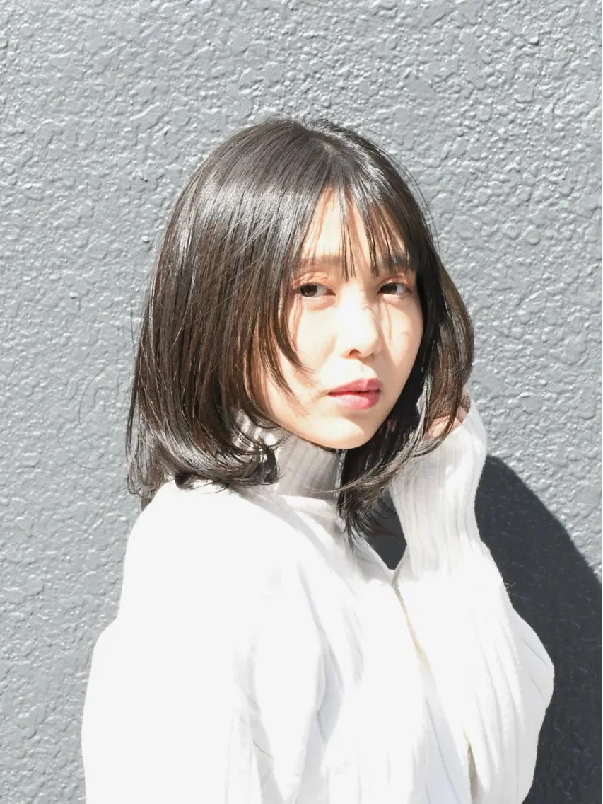 【お顔周りのメンテナンスに】前髪+顔周りカット+コテ巻き¥ 3300の写真