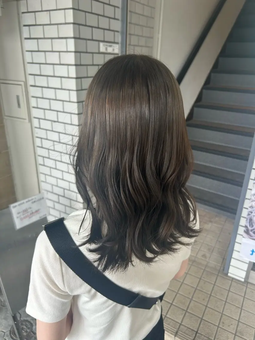 ミディアム ヘアカラー あやめ🪽 オリーブ/ハイトーンのヘアスタイル