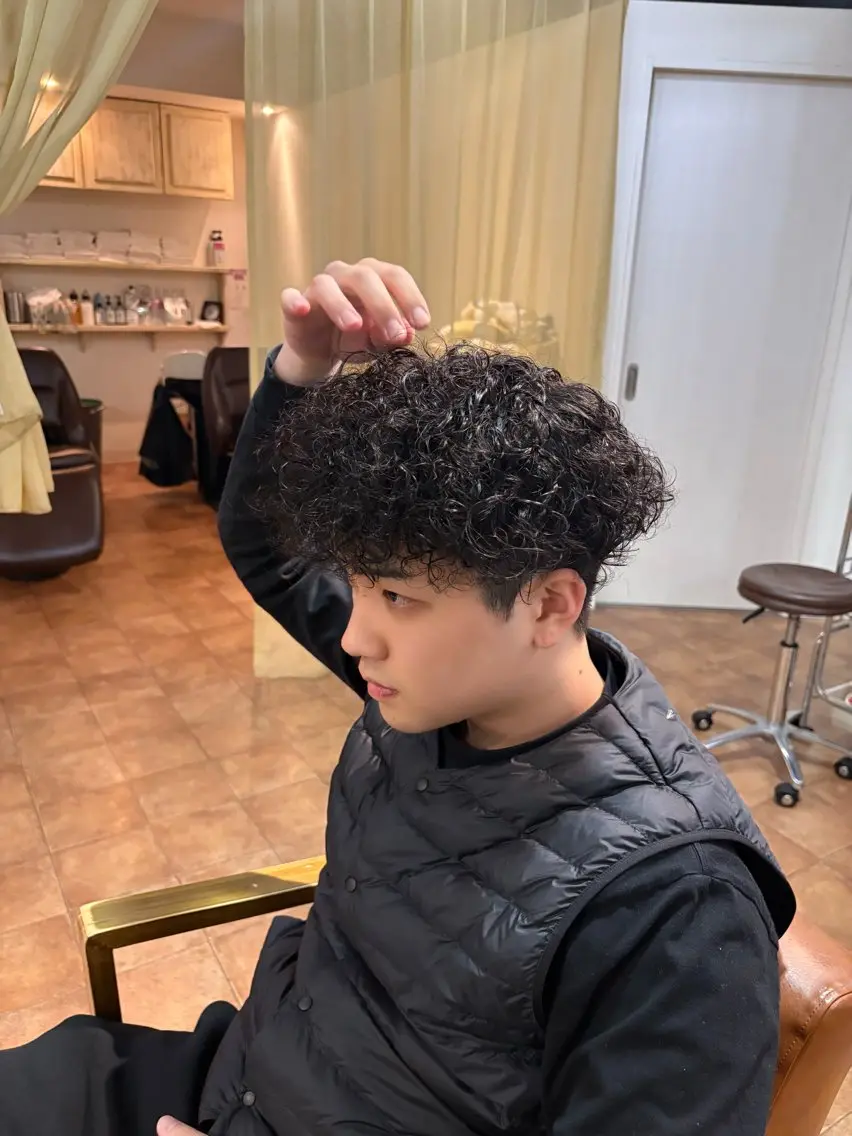 パーマ メンズ メンズパーマ プードルパーマ プードルパーマ メンズ特化 / Reiのヘアスタイル