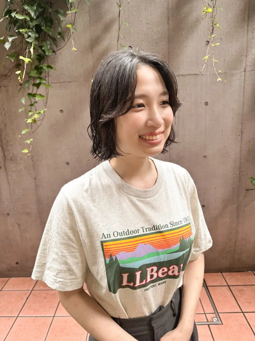 ショート パーマ 外ハネヘア ニュアンスパーマ カット パーマ 大橋 芽衣のヘアスタイル