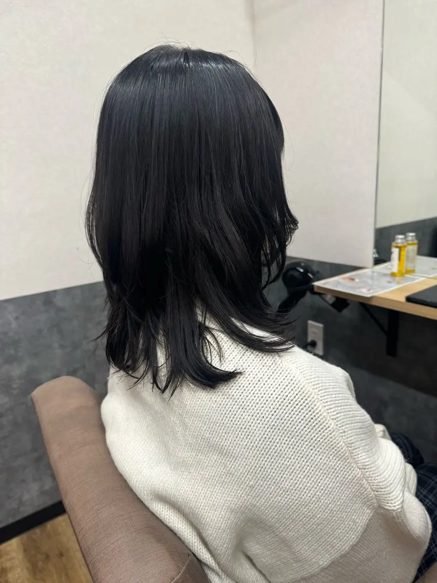 セミロング カラー アッシュ ダークグレー reeed konnoのヘアスタイル