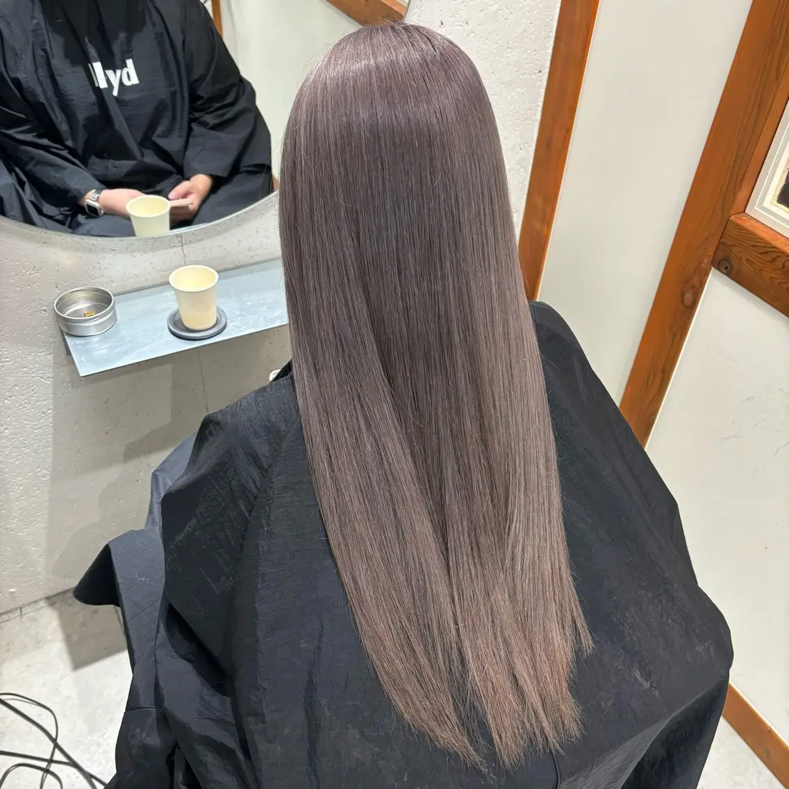 ロング カラー グレージュ トリートメント オカベ ショウマのヘアスタイル
