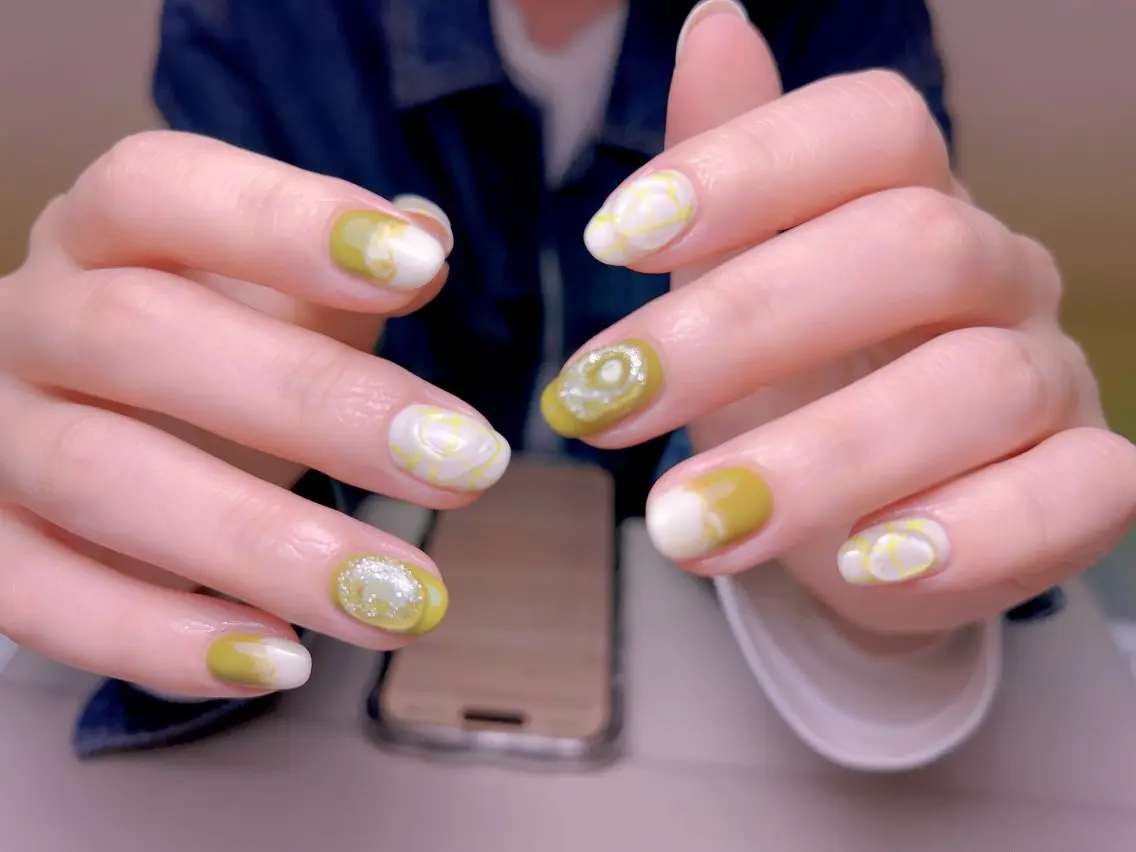 ネイル フレンチネイル ジェルネイル グラデーション 韓国ネイル マグネットネイル ハンドネイル 【長さ出し】 IRIS NAILのネイルデザイン