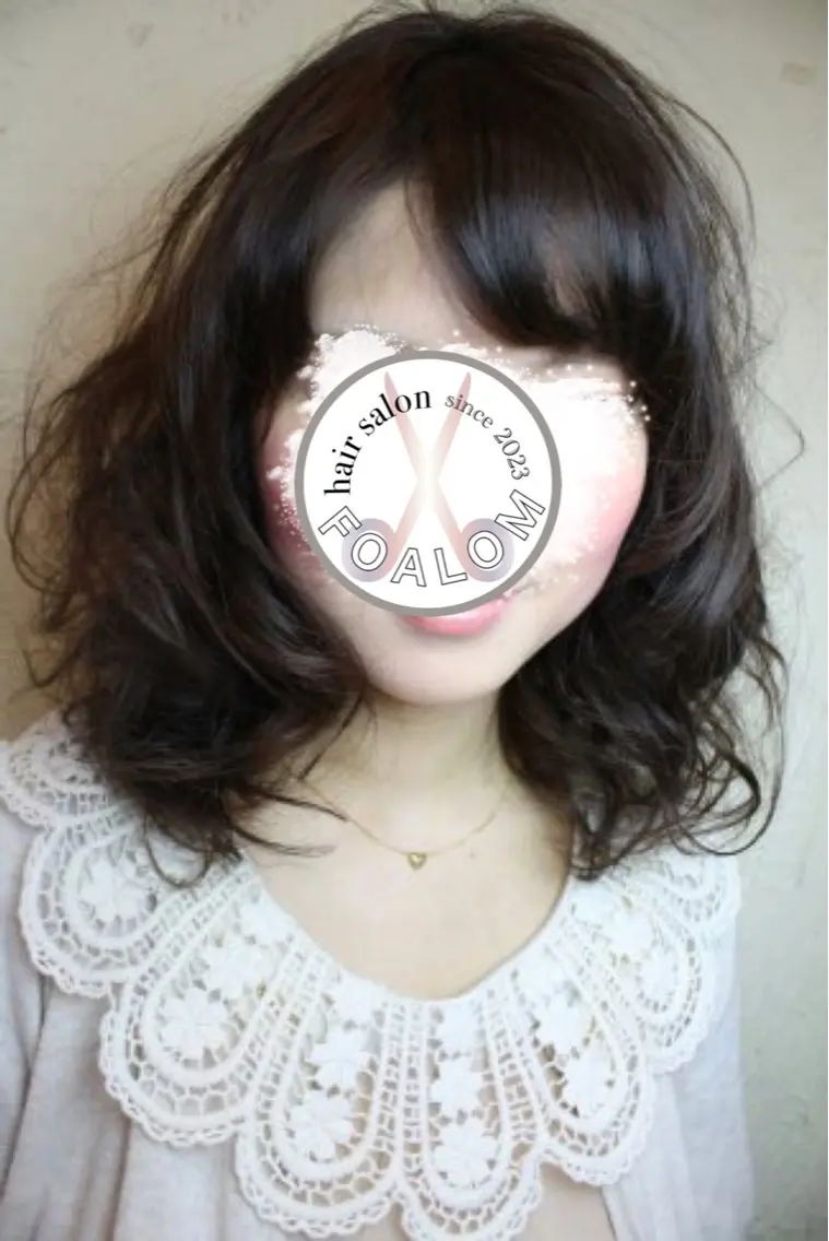 セミロング パーマ 古宮 萌のヘアスタイル
