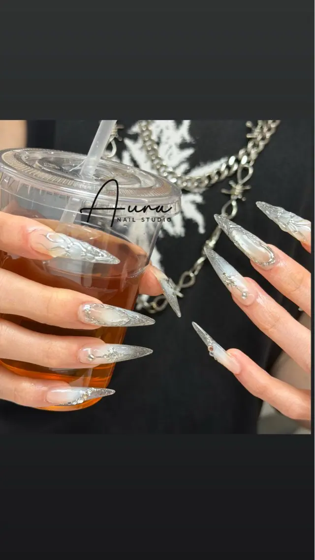 ネイル アートネイル キラキラネイル 韓国ネイル ロングネイル ミラーネイル ハンドネイル Aura Nail HanNaのネイルデザイン