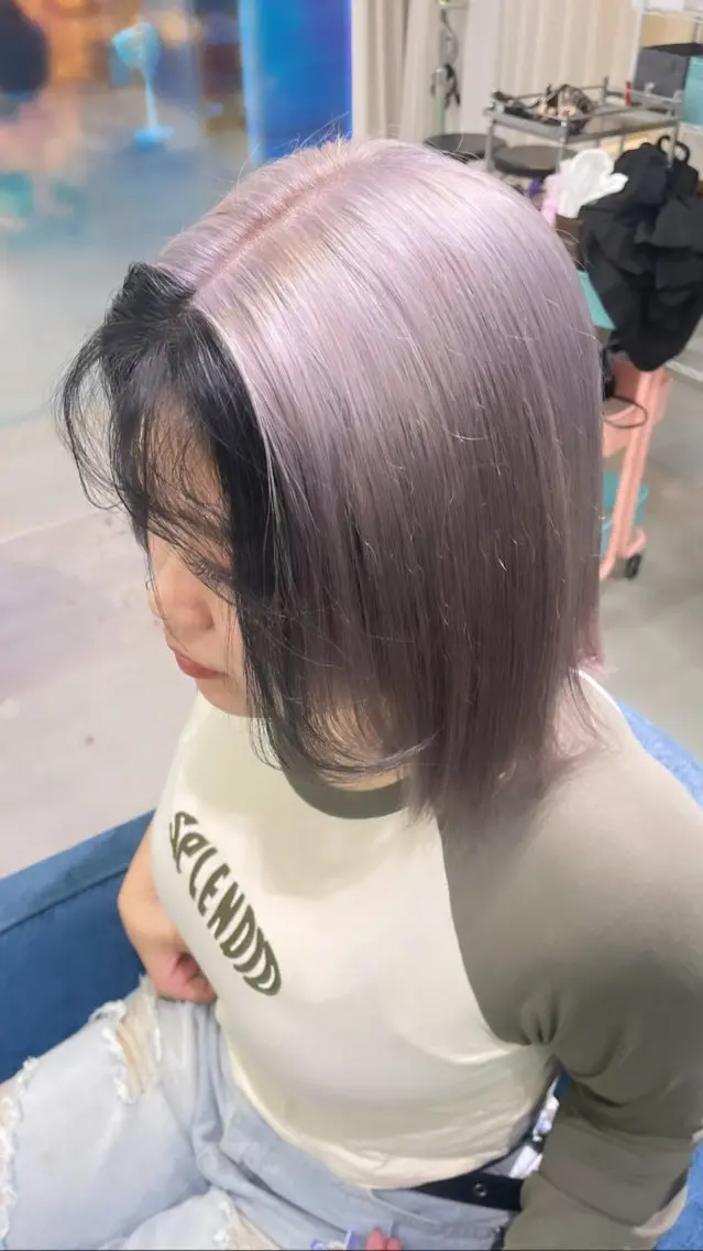 ミディアム カラー ミストバング 黒髪 デザインカラー  フェイスフレーミング Mii. 内田萌々のヘアスタイル