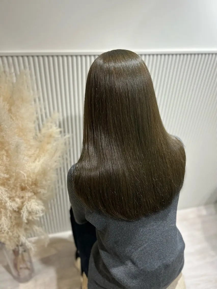 ロング カラー ベージュカラー 透明感カラー オリーブベージュ オリーブカラー LOVEST Rihoのヘアスタイル