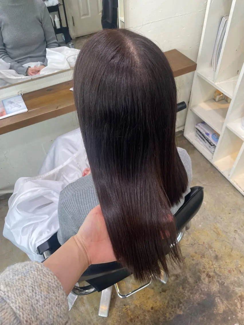 ロング カラー ブラウンカラー ショコラブラウン カット ヘアカラー MIOベージュカラー 柔らかいカラーのヘアスタイル