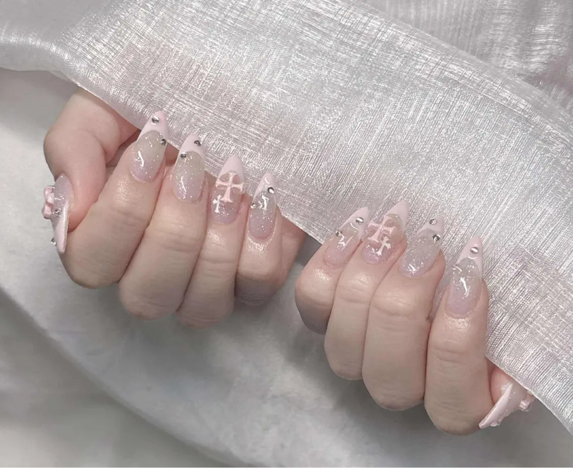 ネイル 長さ出し グラデーション 卒業式 キラキラネイル マグネットネイル ハンドネイル Lee Nailsのネイルデザイン