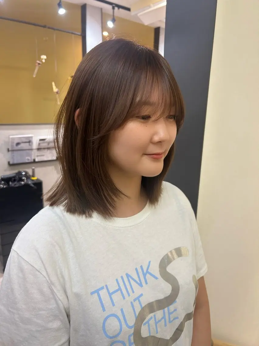 ミディアム カラー ミディアムレイヤー ベージュカラー ブリーチ ブリーチなしカラー オリーブベージュ カット ヘアカラー トリートメント hubhair レイヤー/透明感のヘアスタイル
