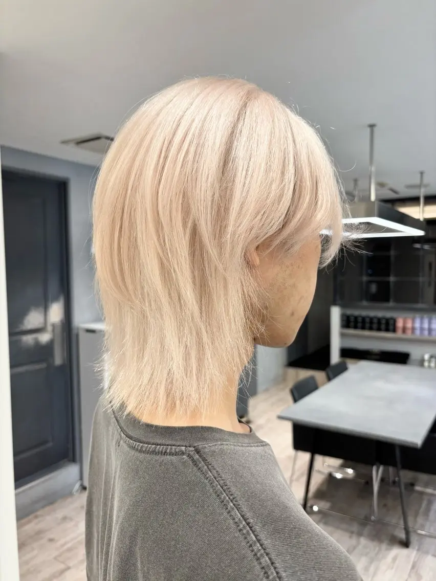 カラー メンズ ヘアカラー 艶髪ハイトーンカラー kana♡のヘアスタイル