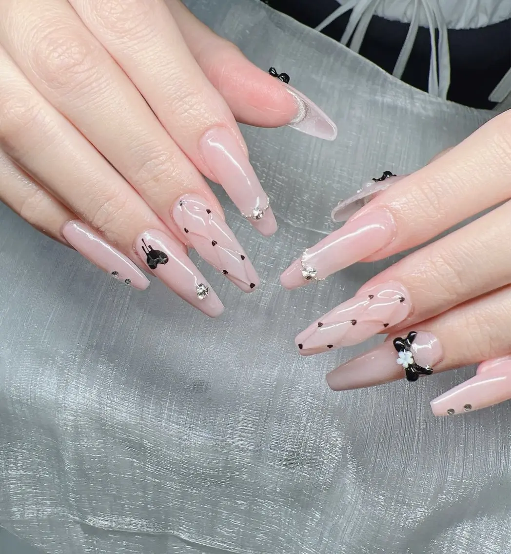 ネイル ハンドネイル Lee Nailsのネイルデザイン