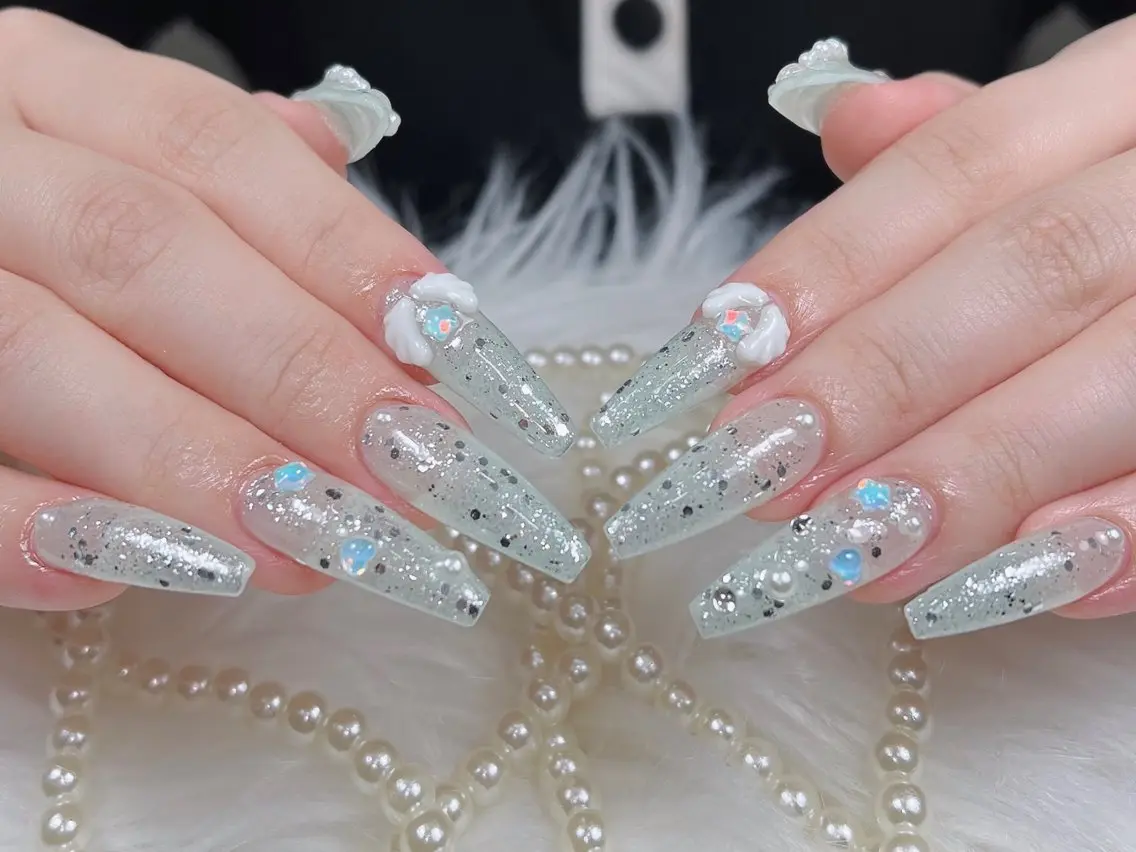 ネイル オーロラネイル ボルドー ブラウン 氷ネイル・うるうるネイル キラキラネイル ハンドネイル Sora  Nail 長さ出し専門店のネイルデザイン