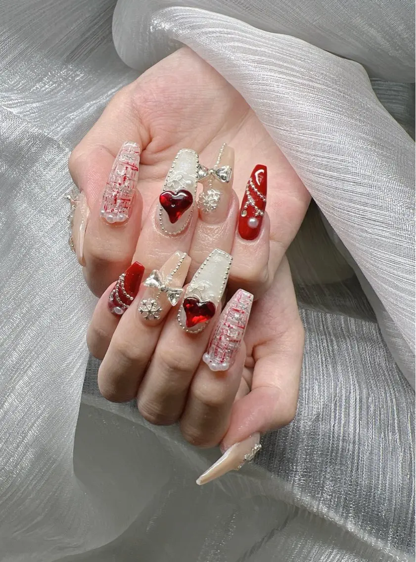 ネイル オーロラネイル チークネイル 長さ出し フットネイル フレンチネイル ハンドネイル Lee Nailsのネイルデザイン