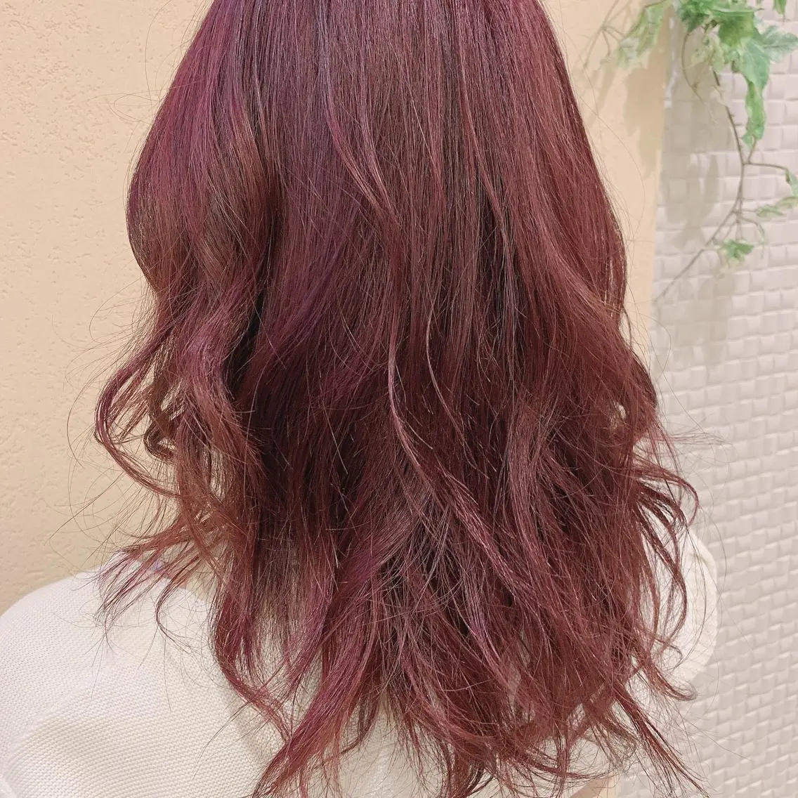 セミロング カラー ピンクカラー ヘアカラー 大人レイヤー×艶髪 小久保　春暁のヘアスタイル