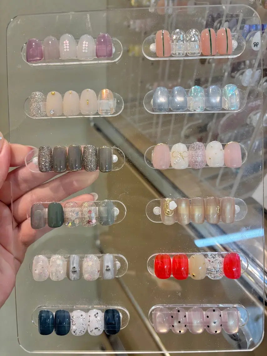 ネイル ニュアンスネイル シンプルネイル ハンドネイル Liora nail 🌙nanamiのネイルデザイン
