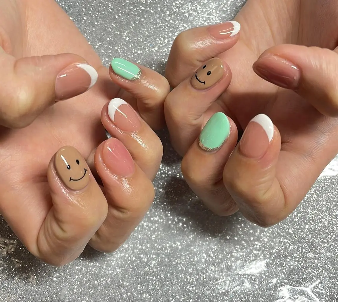 ネイル ハンドネイル VIERU 🌈🎀💖のネイルデザイン