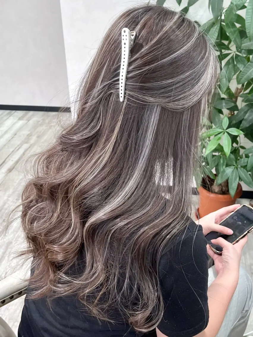 ロング カラー ヘアアレンジ ハイライトカラー ハイライト Belle hair Design青野大貴のヘアスタイル