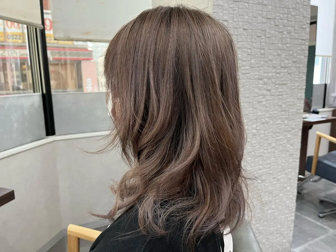 セミロング ヘアカラー 長内 大明のヘアスタイル