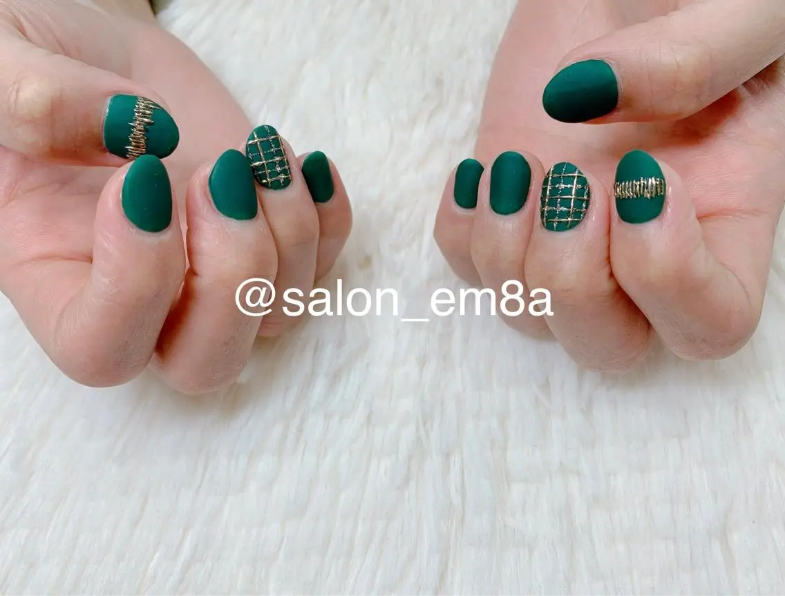 ネイル マットネイル ミラーネイル ハンドネイル salon EM&A emiのネイルデザイン