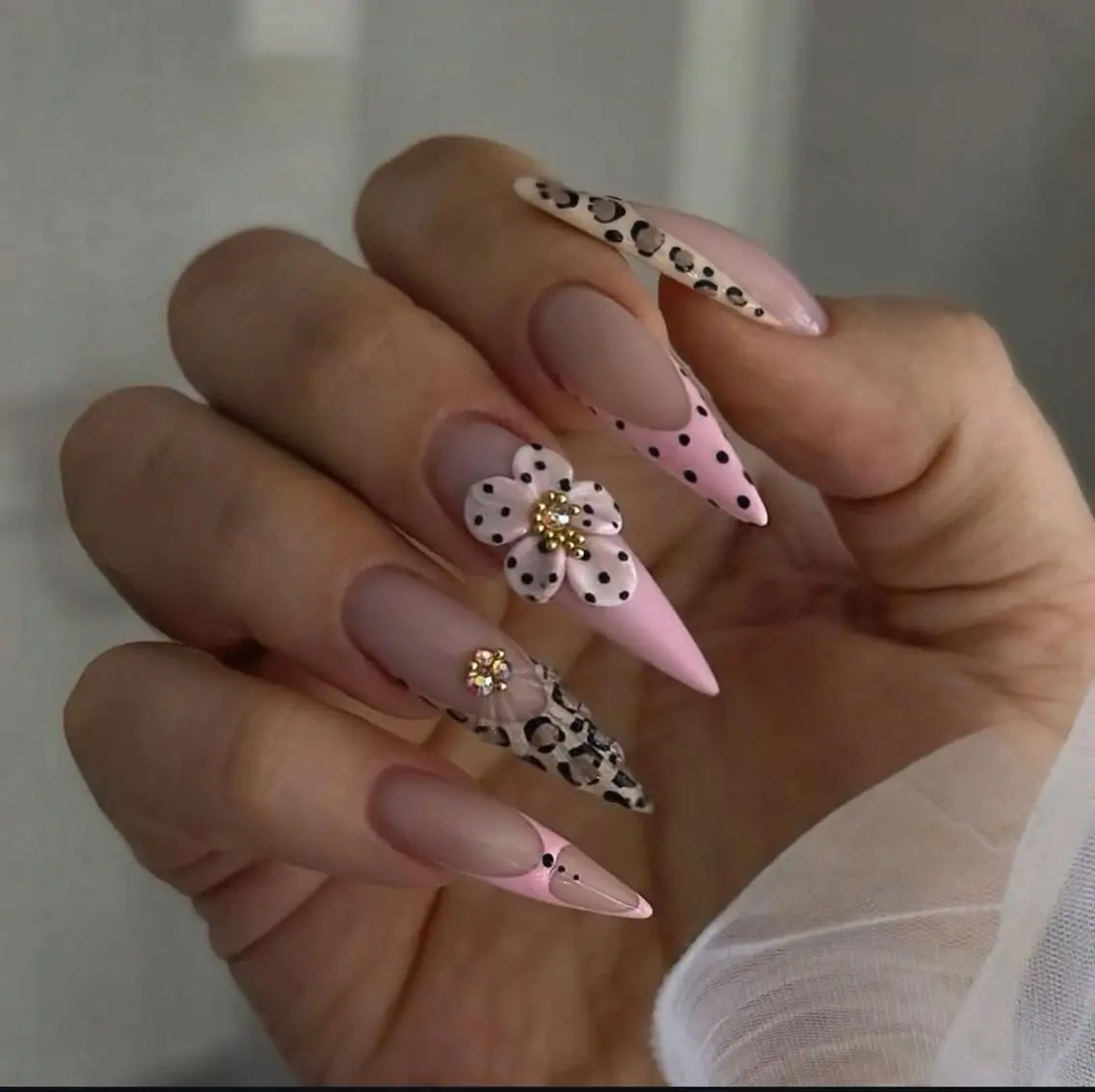 ネイル ハンドネイル ハンドケア Nova Nail Salonのネイルデザイン