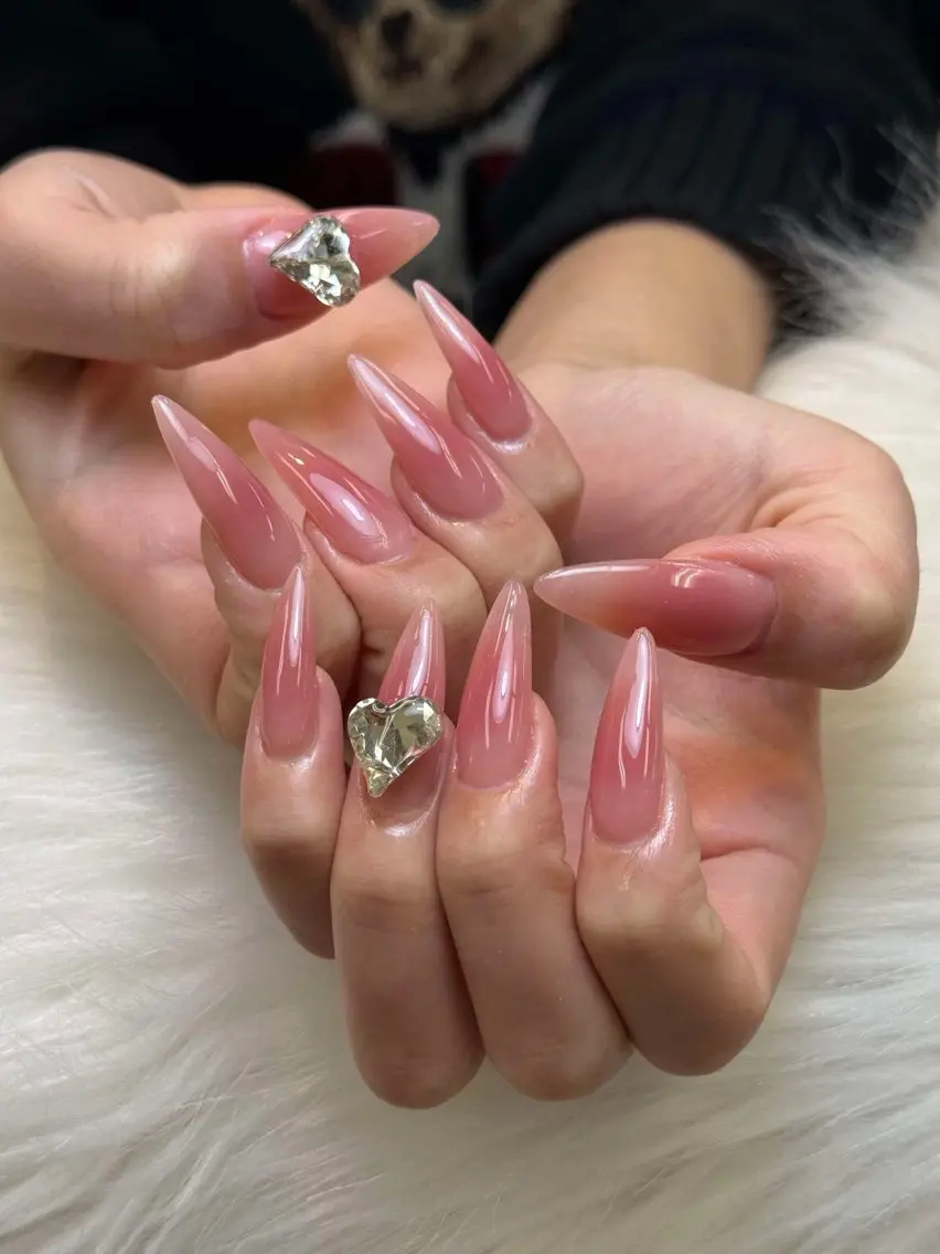 ネイル グラデーション キラキラネイル ワンカラーネイル 冬ネイル Jenn Nail Salonのネイルデザイン