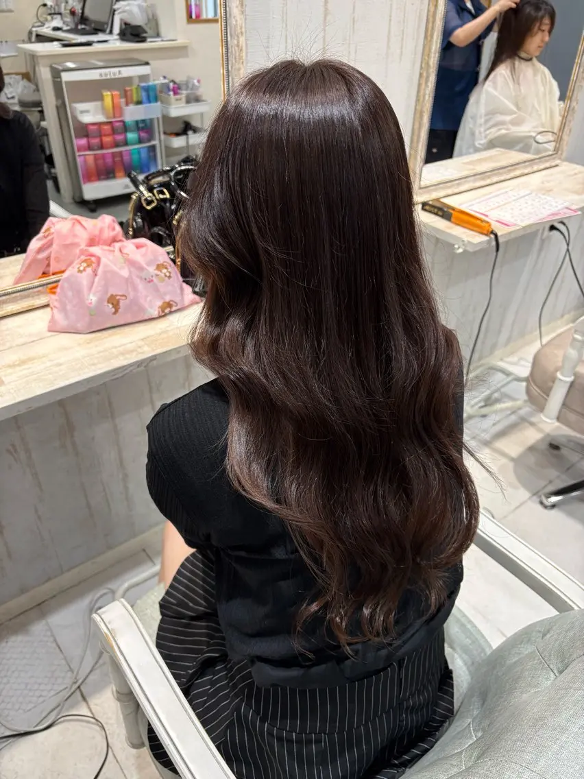 カラー ヘアカラー 岡田 真鈴のヘアスタイル