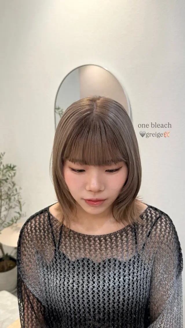 カラー ブリーチ グレージュ コバヤシ マヒロ🎀のヘアスタイル