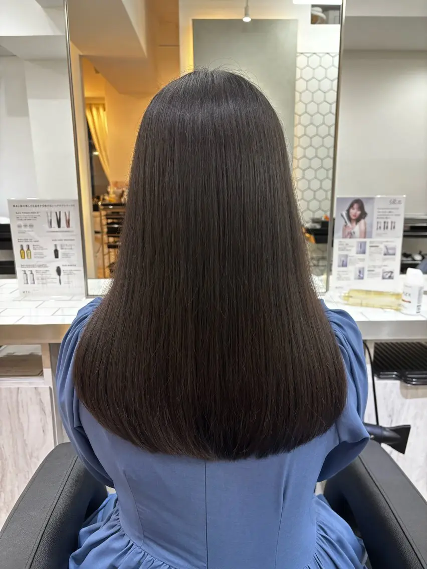 ロング Ｖｉｏｔ  銀座 樋口 桃佳のヘアスタイル