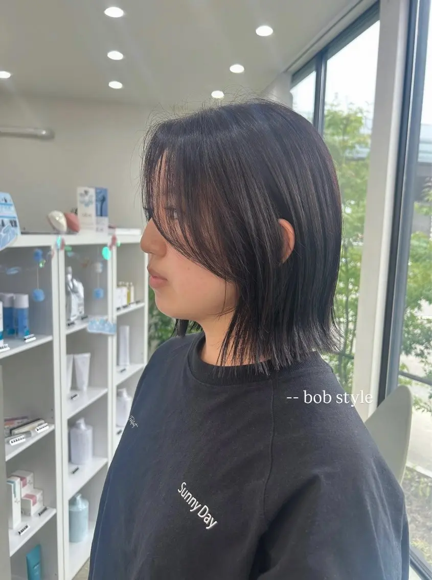 ショート ボブ 外ハネヘア カット suehiro yunaのヘアスタイル