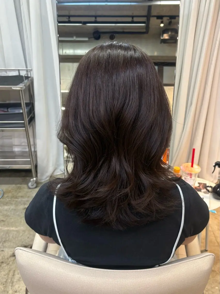 ミディアム ミディアムレイヤー レイヤーカット カット 透明感カラー/赤み消 しカラー/もものヘアスタイル