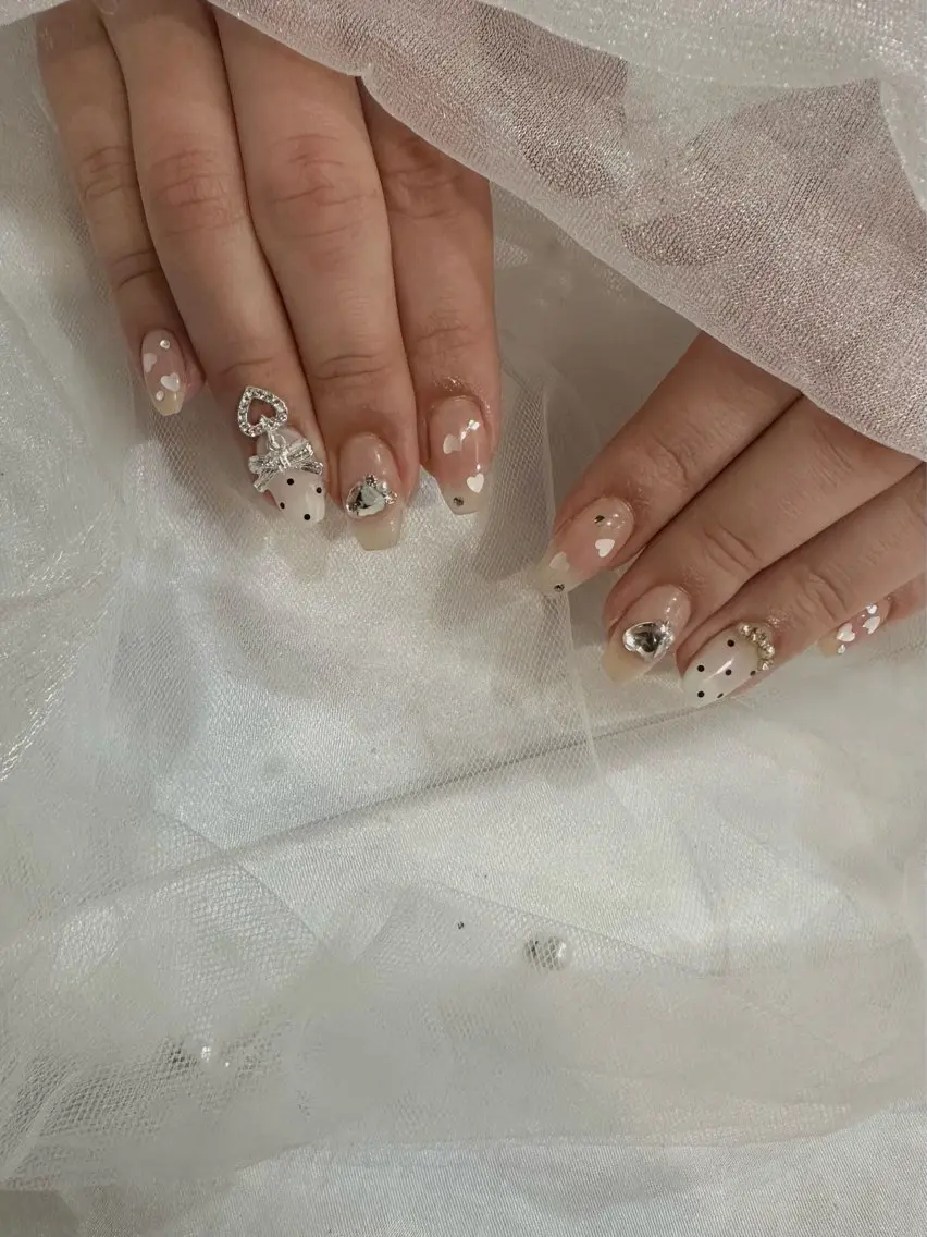ネイル ワンホンネイル ハンドネイル ハンドケア sara : salon ELVIのネイルデザイン